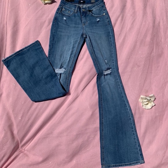 Dark Wash Bootcut Jeans 💙 - Picture 1 of 2